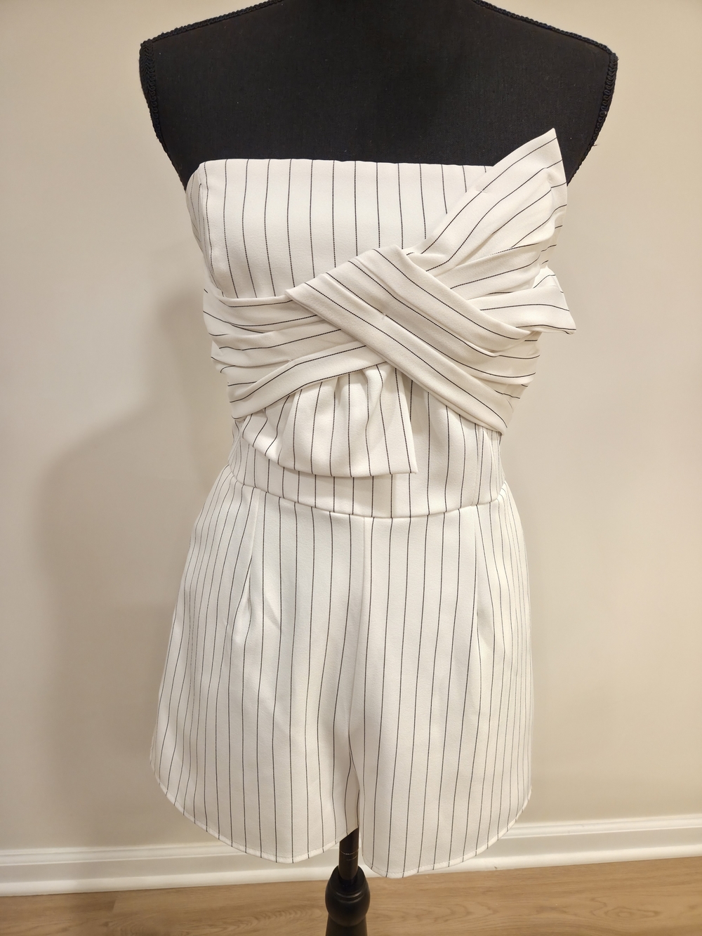 Lilyful Pinstripe Strapless Romper Bow Front S/M White Black Statement Playsuit